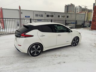 2019 Nissan Leaf II (ZE1), белый, 1900000 рублей, вид 3