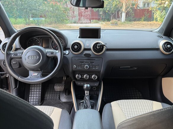 2011 Audi A1 I (8X), коричневый - вид 16