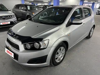 2012 Chevrolet Aveo II, серебристый, 599000 рублей, вид 1