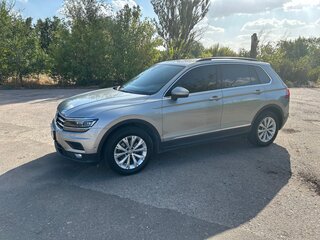 2018 Volkswagen Tiguan II, серый, 2300000 рублей, вид 2