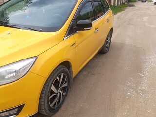 2016 Ford Focus III Рестайлинг, жёлтый, 730000 рублей, вид 2