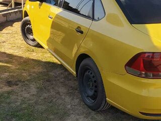 2016 Volkswagen Polo V Рестайлинг, жёлтый, 480000 рублей, вид 4