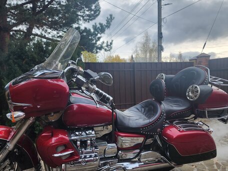 2001 Honda Valkyrie 1500, красный, 625000 рублей, вид 1