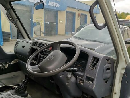 1998 Toyota Toyoace, белый, 590000 рублей, вид 4