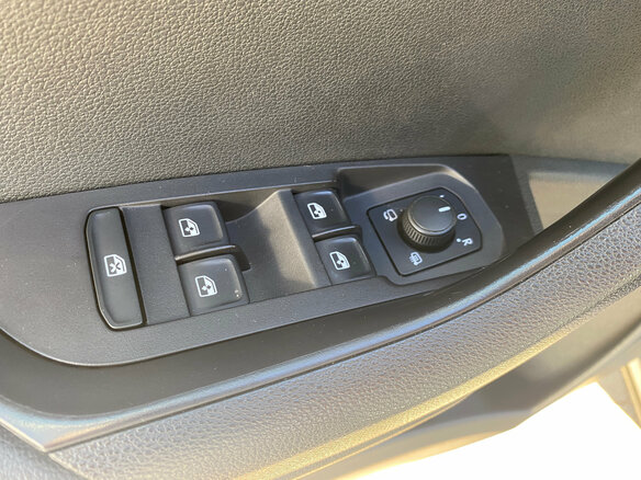 2020 Skoda Karoq I, серый - вид 9