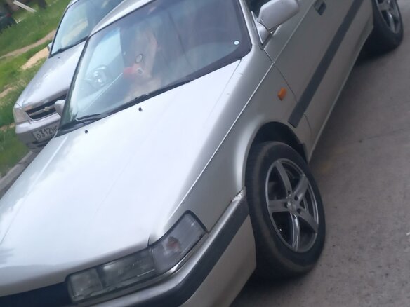 1989 Mazda 626 III (GD), серебристый, 200000 рублей
