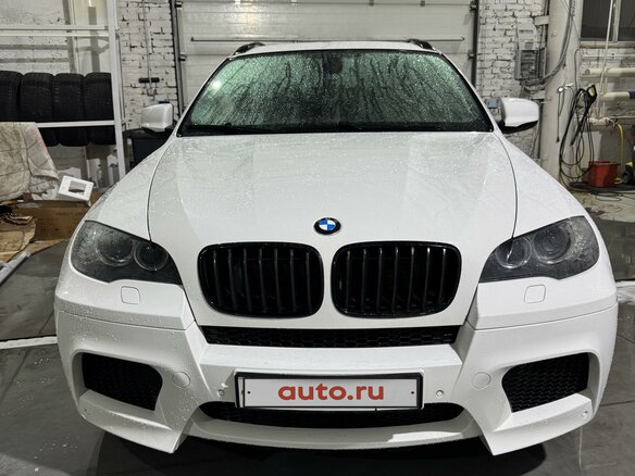 2010 BMW X6 M I (E71), белый, 2500000 рублей