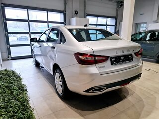 2026 Lada (ВАЗ) Vesta I Рестайлинг (NG), серебристый, 1655500 рублей, вид 3