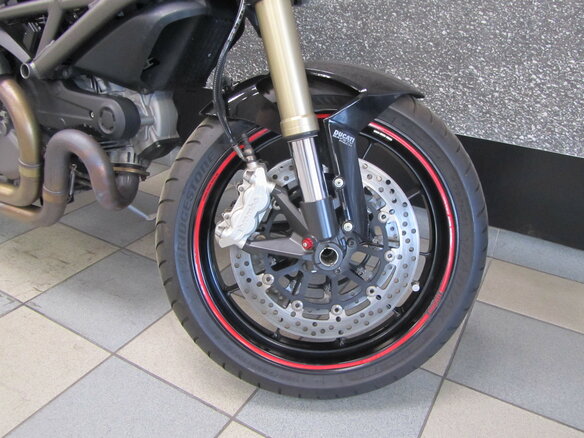 2012 Ducati Monster 1100, чёрный - вид 1