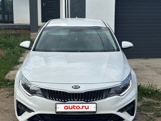 2019 Kia Optima IV Рестайлинг, белый, 1930000 рублей, вид 1