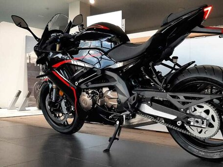 2025 QJMotor SRK 600 RC, чёрный, 699000 рублей, вид 2