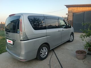 2010 Nissan Serena IV (C26), серый, 1340000 рублей, вид 3