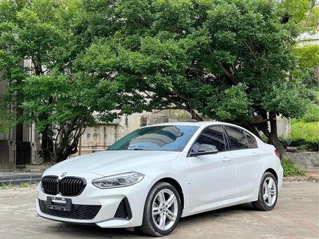 2023 BMW 1 серии 120i III (F52) Рестайлинг, белый, 1890000 рублей, вид 1