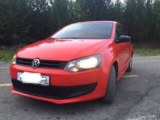 2011 Volkswagen Polo V, красный, 800000 рублей, вид 2
