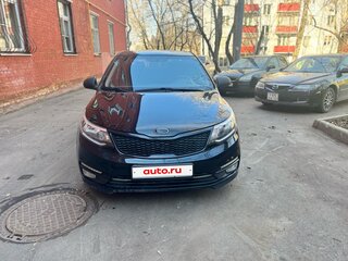 2016 Kia Rio III Рестайлинг, чёрный, 900000 рублей, вид 1