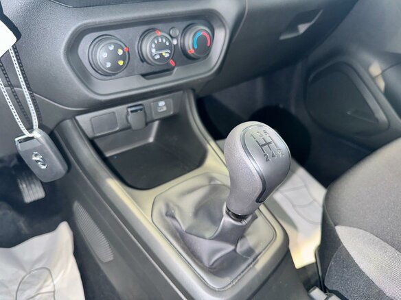 2026 Lada (ВАЗ) Iskra, белый - вид 17