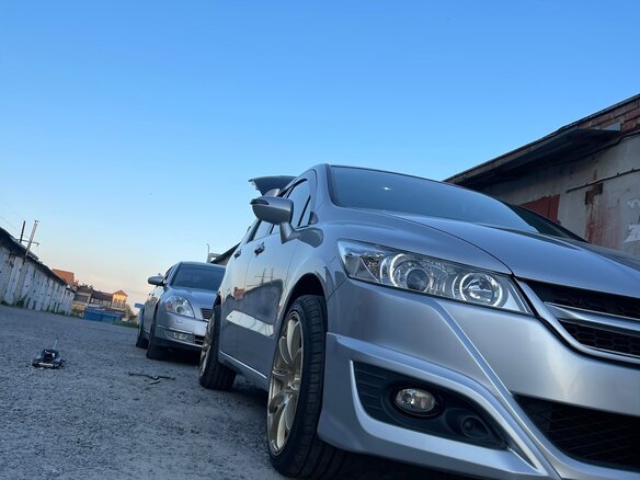 2010 Honda Stream II Рестайлинг, серебристый, 1400000 рублей - вид 9