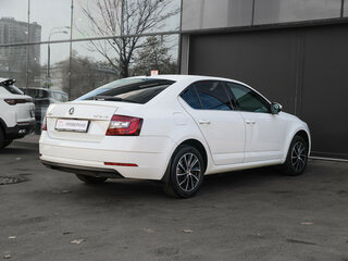 2019 Skoda Octavia III (A7) Рестайлинг, белый, 2400000 рублей, вид 4