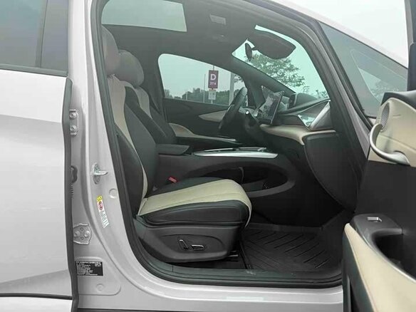 2025 BYD Dolphin 45.12 kWh I Рестайлинг, белый, 1649999 рублей - вид 11