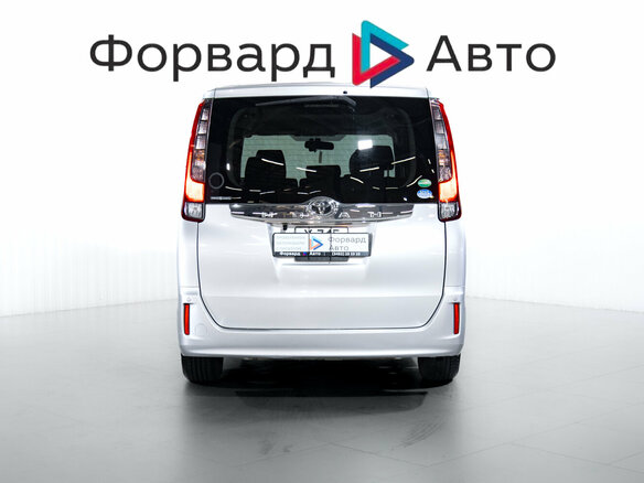 2017 Toyota Noah III (R80), серый, 1799800 рублей - вид 6