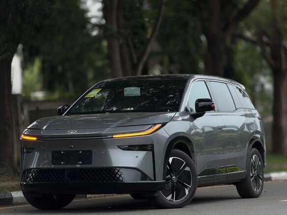 2026 Toyota bZ3X 58.3 kWh, серый, 2760000 рублей