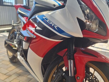 2016 Honda CBR 1000 RR/RA Fireblade, белый, 700000 рублей, вид 2