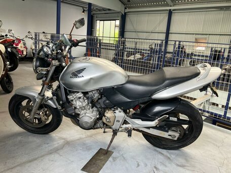 1999 Honda CB 600F Hornet, серебристый, 397000 рублей, вид 1