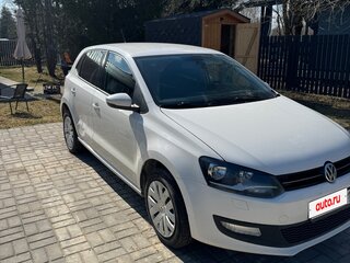 2014 Volkswagen Polo V, белый, 695000 рублей, вид 3