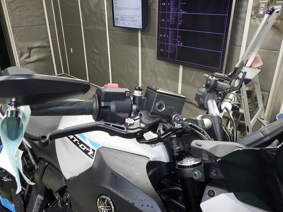 2025 Yamaha MT-07 (FZ-07), серый - вид 13
