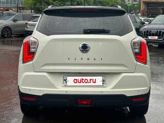 2019 SsangYong Tivoli I Рестайлинг, белый, 2000000 рублей, вид 5