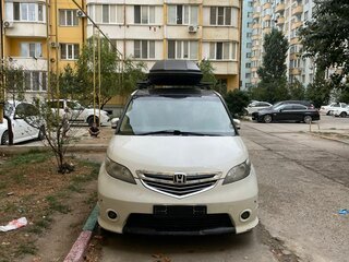 2004 Honda Elysion I, белый, 1100000 рублей, вид 3