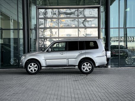 2011 Mitsubishi Pajero IV, серебристый, 1790000 рублей, вид 4