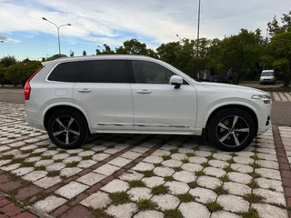 2017 Volvo XC90 II, белый, 3990000 рублей, вид 4