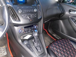 2017 Ford Focus III Рестайлинг, серый, 800000 рублей, вид 4