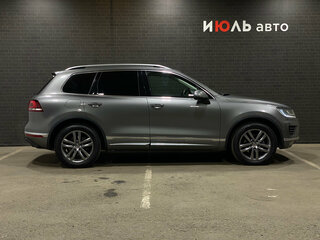 2016 Volkswagen Touareg II Рестайлинг, серый, 2650000 рублей, вид 4