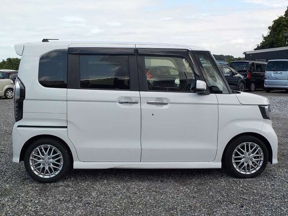 2022 Honda N-BOX II Рестайлинг, белый - вид 5