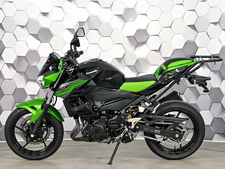 2025 Kawasaki Z 400, чёрный, 675000 рублей, вид 4