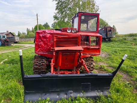 1990 ОТЗ ТДТ-55, красный, 450000 рублей, вид 1