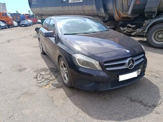 2014 Mercedes-Benz A-Класс 180 III (W176), фиолетовый, 809014 рублей, вид 3