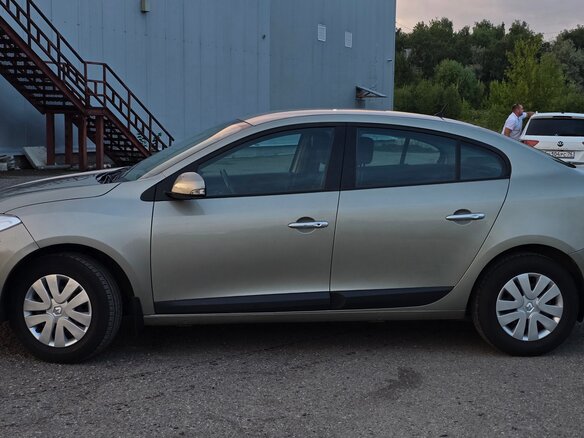 2012 Renault Fluence I, бежевый - вид 4