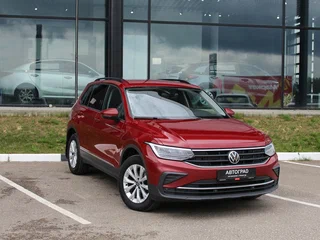 2021 Volkswagen Tiguan II Рестайлинг, красный, 1950000 рублей, вид 3