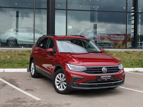 2021 Volkswagen Tiguan II Рестайлинг, красный, 1910000 рублей, вид 3