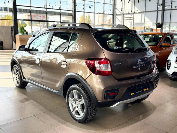 2018 Renault Sandero Stepway II Рестайлинг, коричневый, 1200000 рублей - вид 6