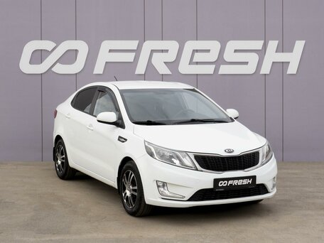 2013 Kia Rio III, белый, 799000 рублей, вид 1