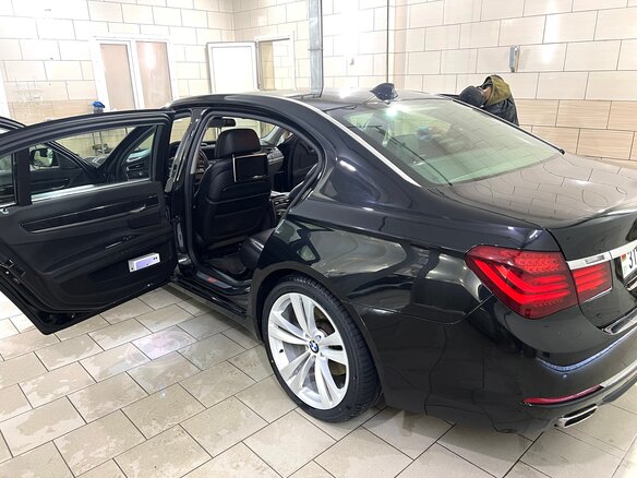 2013 BMW 7 серии Long 740Li xDrive V (F01/F02/F04) Рестайлинг, чёрный, 2500000 рублей - вид 22