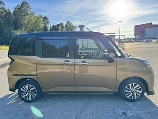 2019 Toyota Tank I, золотистый, 1100000 рублей, вид 4