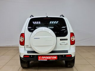 2011 Chevrolet Niva I Рестайлинг, белый, 450000 рублей, вид 5