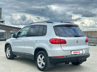 2013 Volkswagen Tiguan I Рестайлинг, серебристый, 1449000 рублей, вид 3