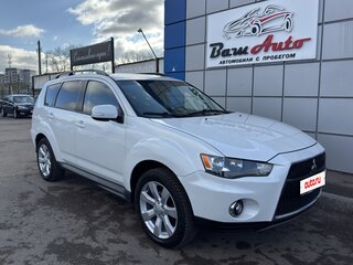 2011 Mitsubishi Outlander II Рестайлинг, белый, 1097000 рублей, вид 1