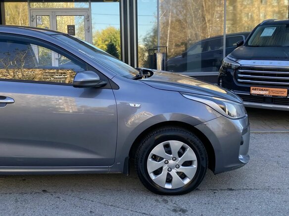 2017 Kia Rio IV, серый, 779000 рублей - вид 9